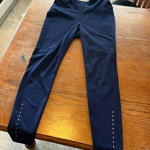 NWOT. Old navy women’s leggings. Size Large